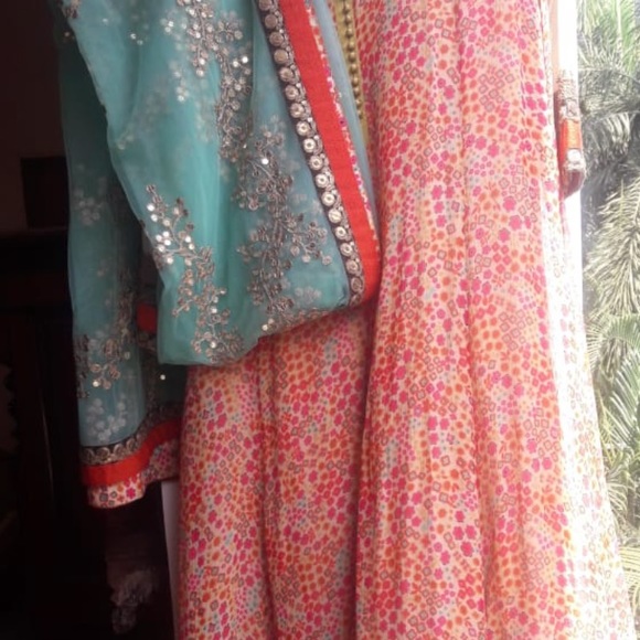 Designer Sabyasachi dress - Picture 5 of 5